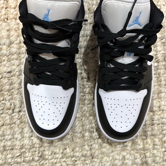 Women's jordan 1 low new - Picture 2 of 7